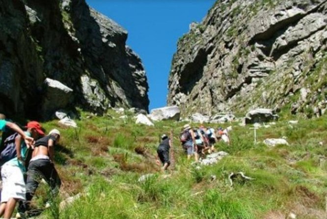 1 day CARPATHIAN PEAKS & CHALETS hike - What the guide adds to the day