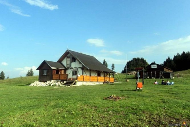 1 day CARPATHIAN PEAKS & CHALETS hike - Views, weather, and the bear question