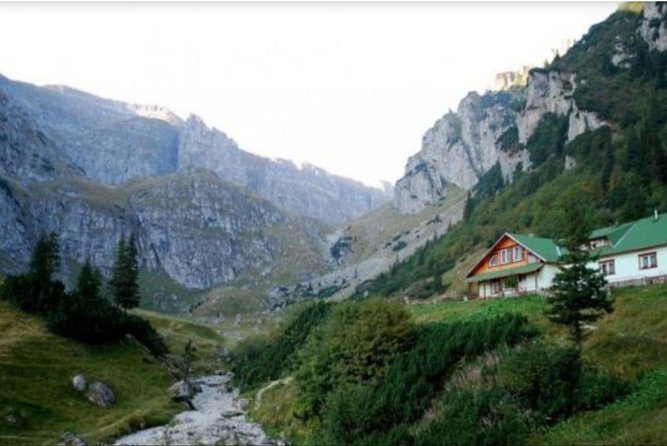 1 day CARPATHIAN PEAKS & CHALETS hike - Who should book this hike?
