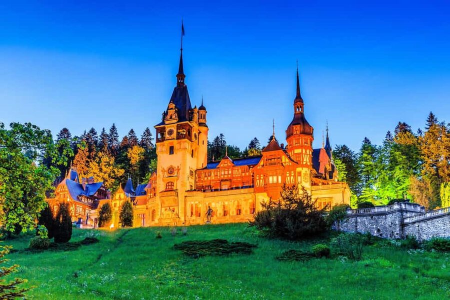 1-Day Minivan Tour 3 Castles: Peles, Wednesday & Dracula’s - Booking details worth checking first