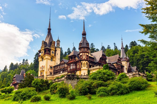 2-Day Medieval Transylvania with Brasov,Sibiu and Sighisoara Tour from Bucharest - Guide quality and group size
