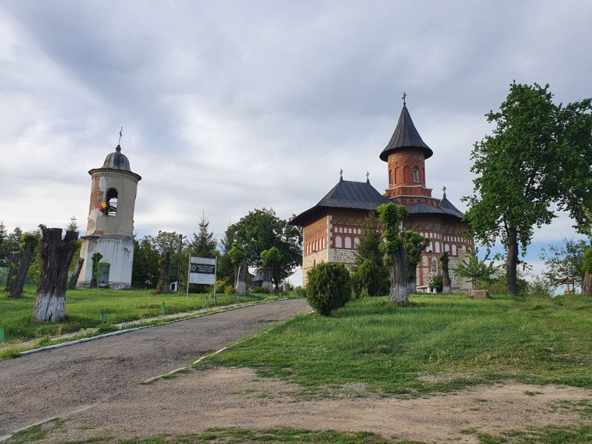 2 Day Private Tour from Bucharest in Transylvania - Brașov adds a lively city stop before Sighișoara