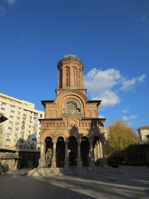 3-Hour Guided Tour of Communist Bucharest - The guide makes the difference