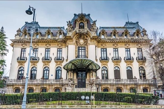 4h Bucharest Panoramic Tour by Car with stops - Victoria Palace and the northern city