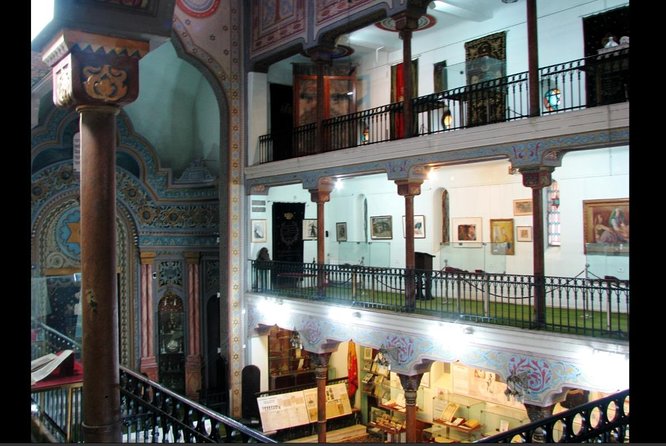 4h Jewish Legacy in Bucharest - Private Tour by Car and Walking - The guide can make or break the experience