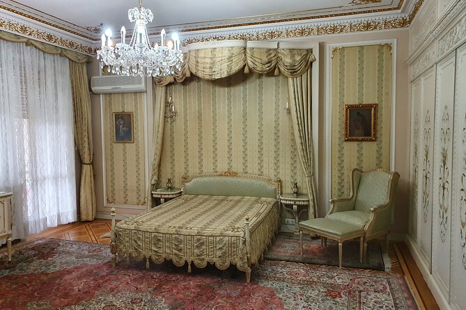 6h Bucharest Communism Private Tour - Ceausescu Mainson - What the private format adds