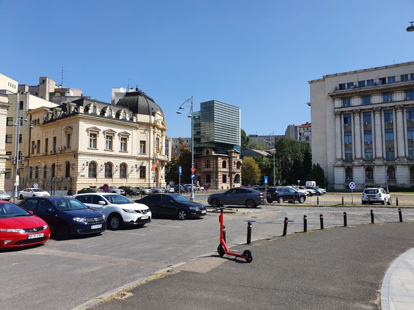 6h Communism Tour in Bucharest with Ceausescu Mansion - Forty-five minutes at Revolution Square