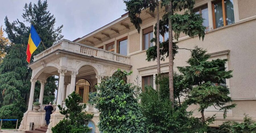 6h Communism Tour in Bucharest with Ceausescu Mansion - Two hours inside the Palace of Parliament