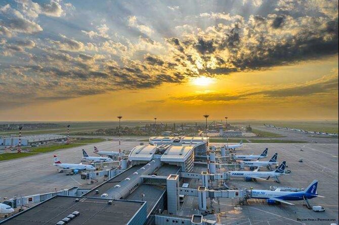 Airport Transfer -One way Bucharest Otopeni Henri Coandă Airport - Handling delays, luggage, and changing plans