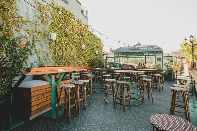 Bar Crawling - Who will enjoy this Bucharest night out?