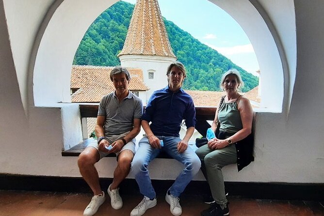Bears Sanctuary, Dracula Castle and Poiana Brasov-Private day tour from Brasov - Meeting the rescued bears at Libearty