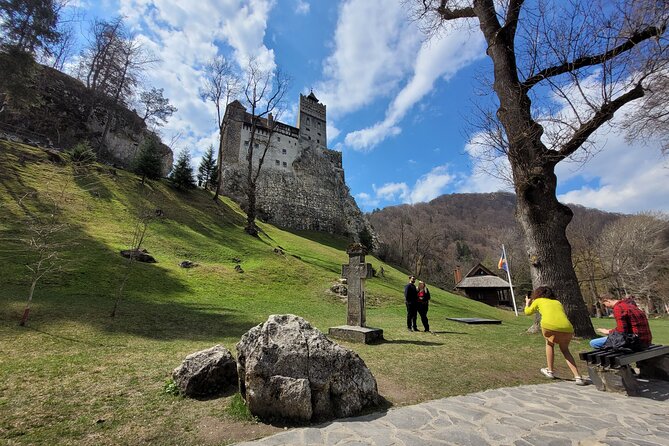 Bran Castle & Bear Sanctuary from Brasov - Optional Peles Castle - The Optional Peles Castle Choice