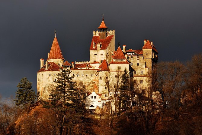 Bran Castle Entry Tickets - Walking into Bran Castle