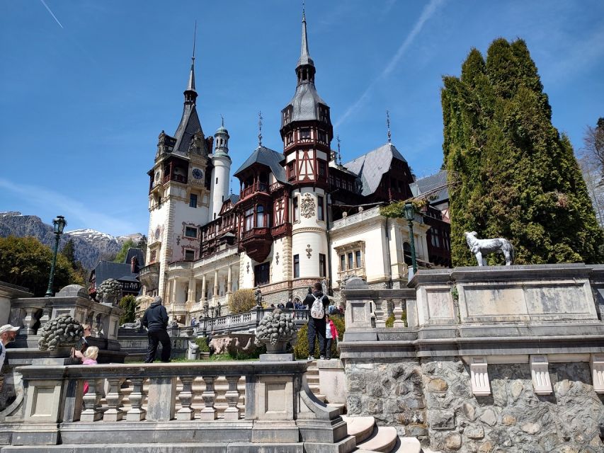 Brasov: Bran, Peles and Cantacuzino Castles Day Tour - A Romanian meal in Bran village