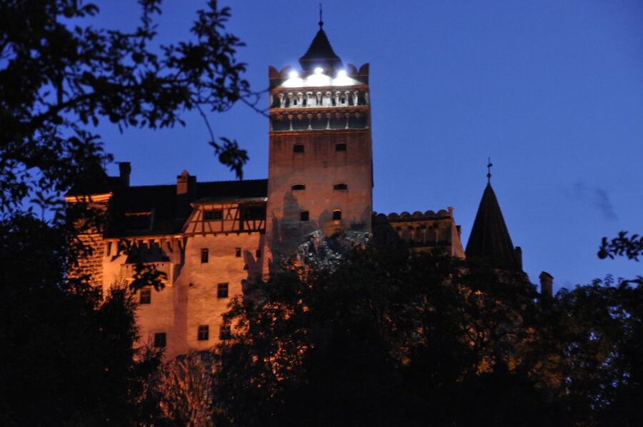 Brasov: Peles Castle, Bran Castle & Rasnov Fortress Day Tour - Sinaia Monastery: a worthwhile extra stop