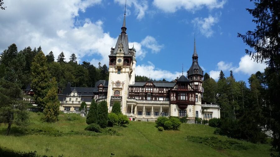 Brasov: Peles Castle, Bran Castle & Rasnov Fortress Day Tour - The guide is the real difference