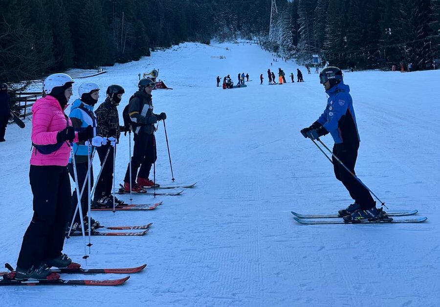 Brasov: Ski Lessons Day Trip For All Ages And Levels - From Livada Poștei to Poiana Brasov