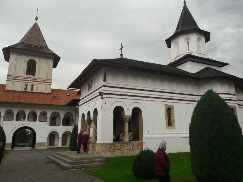 Brasov: Transfagarasan Highway, Balea Lake & Carta Monastery - Key points at a glance