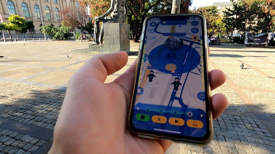 Bucharest 1989 Revolution Walking Tour with Smartphone App - Following the places connected to the Revolution