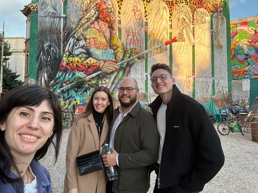Bucharest: Alternative Sightseeing 2.5-3h-Hour Guided Tour - Coffee, conversation, and Beans & Dots