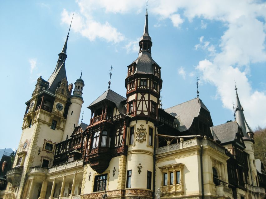Bucharest: Bran & Peles Castle with Rasnov Citadel Day Trip - The guides make or break the day