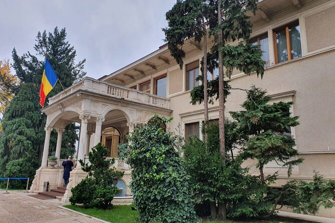 Bucharest City Tour 4h - Old Town and Hanul lui Manuc