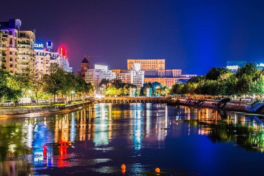 Bucharest city tour by car - Why a private car works well in Bucharest