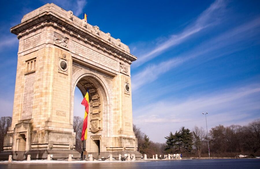 Bucharest City Tour with Village Museum - A fast introduction to Bucharest’s many faces