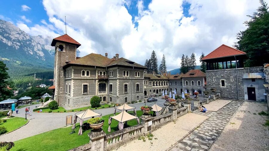 Bucharest: Day Trip 3 Castles Cantacuzino, Peles , Dracula’s - Starting in central Bucharest