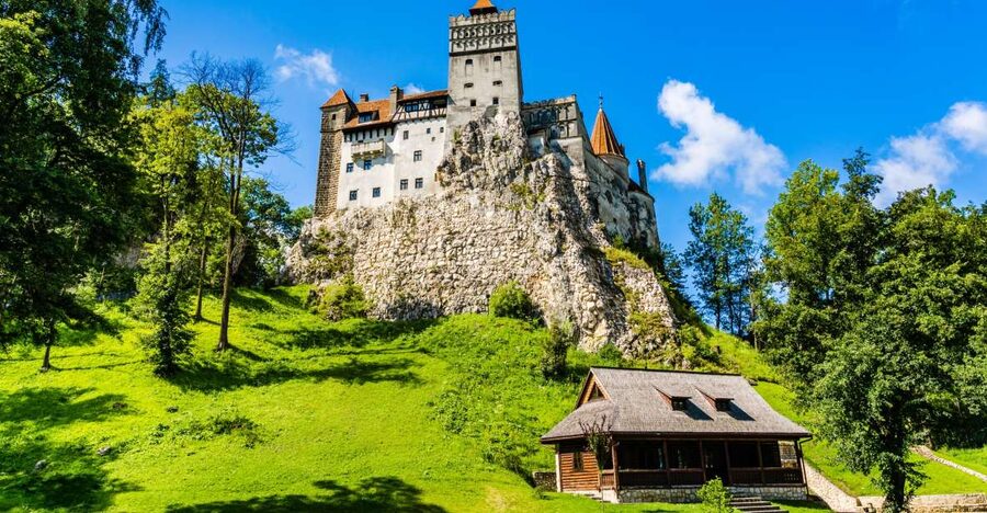 Bucharest: Day Trip to Dracula Castle, Peles Castle & Brașov - Key points before you reserve