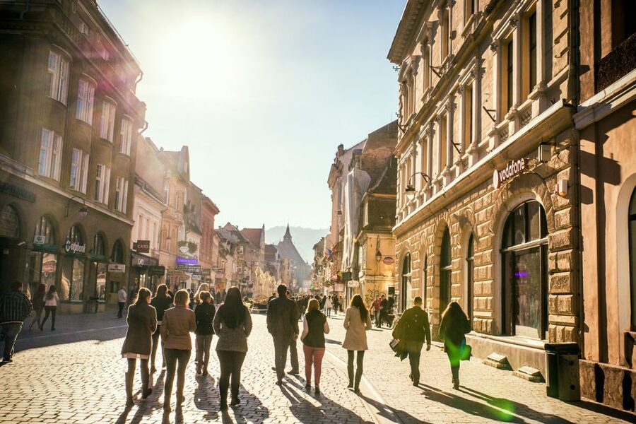 Bucharest: Dracula Castle, Peles Castle & Brasov Old Town - The road to Sinaia and Peleș Castle