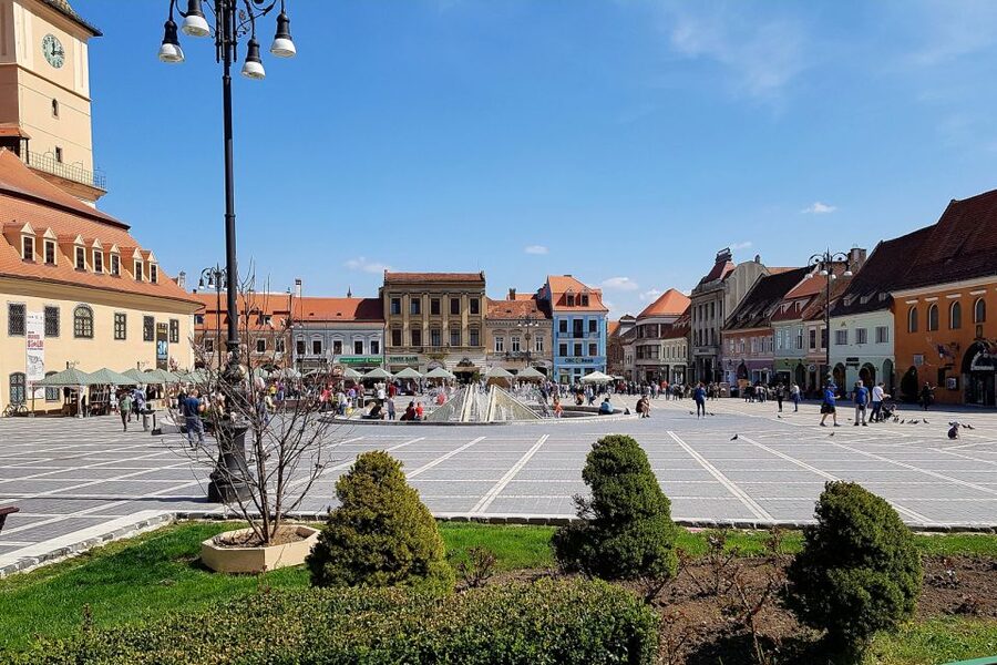 Bucharest: Dracula Castle, Peles Castle & Brasov Old Town - Should you book it?
