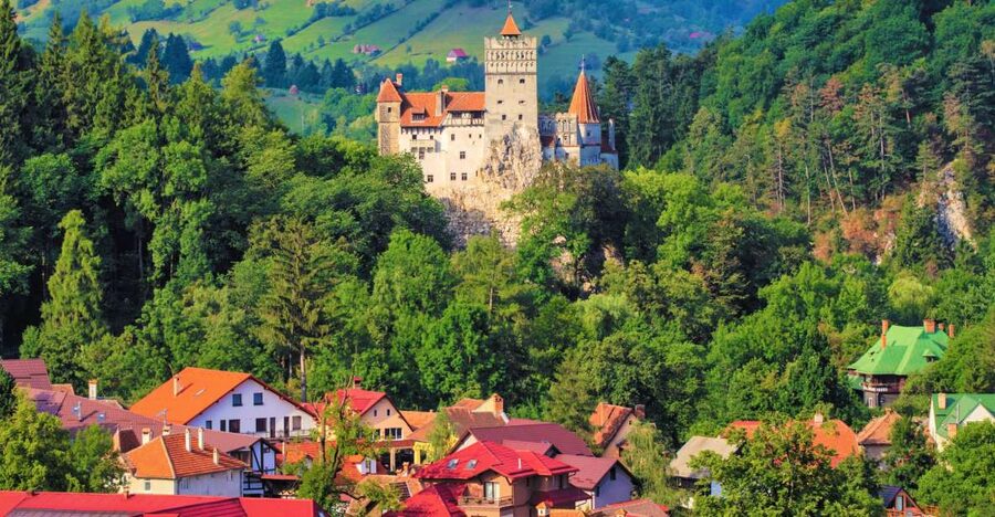 Bucharest: Dracula Castle, Peles Castle & Brasov Old Town - Meeting the coach in central Bucharest