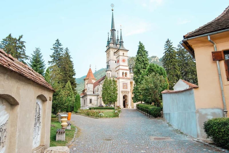 Bucharest: Dracula’s Castle, Peles Castle & Brasov Day Trip - Key points to know before booking