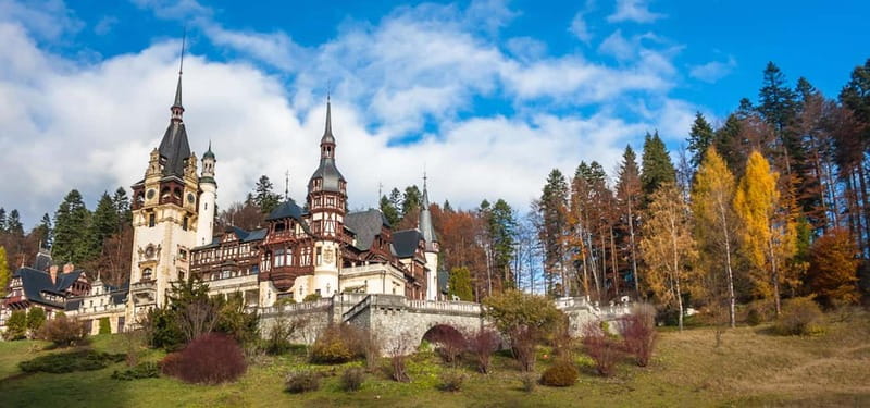 Bucharest: Dracula’s Castle, Peles Castle & Brasov Day Trip - Peleș Castle and the royal mountain setting
