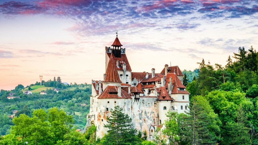 Bucharest: Dracula's Castle, Peles Castle, & Brasov Old Town - Brașov Old Town, the day’s most pleasant surprise