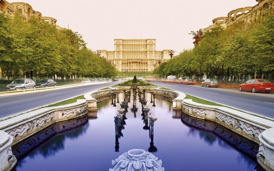 Bucharest: Half Day Bike Tour - The guides are the main reason to book