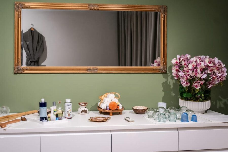 Bucharest: Harmony Wellness Center Massage Treatments - Arrive Ten Minutes Early for Tea and Forms