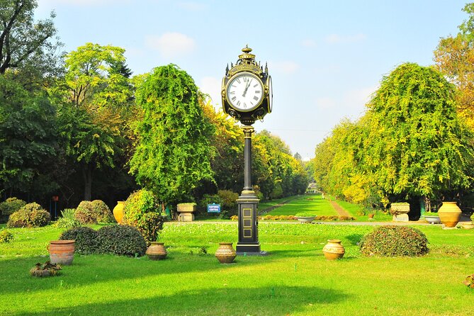 Bucharest Highlights Walking Tour - Royal Palace and the shift from monarchy to democracy