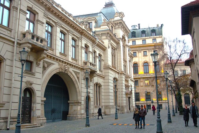 Bucharest in a nutshell - half day private walking tour - Ending at the Romanian Athenaeum