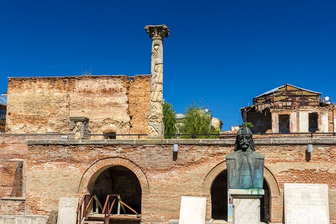 Bucharest one day tour with Parliament Palace and Village Museum - Ceausescu’s home and the road to the Triumph Arch