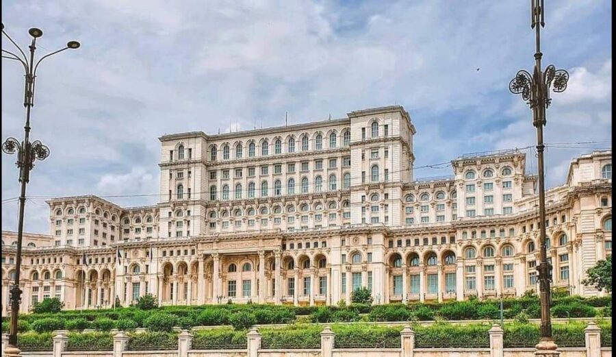 Bucharest Panoramic City Tour & Street Food - Why this four-hour route works in Bucharest