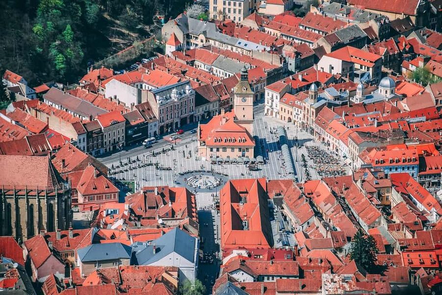 Bucharest: Peles Castle, Bran Castle & Brașov Day Tour - Bran Castle and the Dracula question