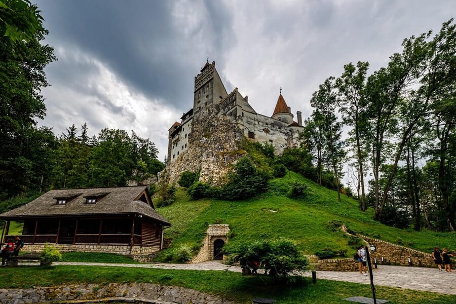 Bucharest : Peles Castle, Dracula's Castle & Brasov Day Trip - Brașov gives the day a human scale