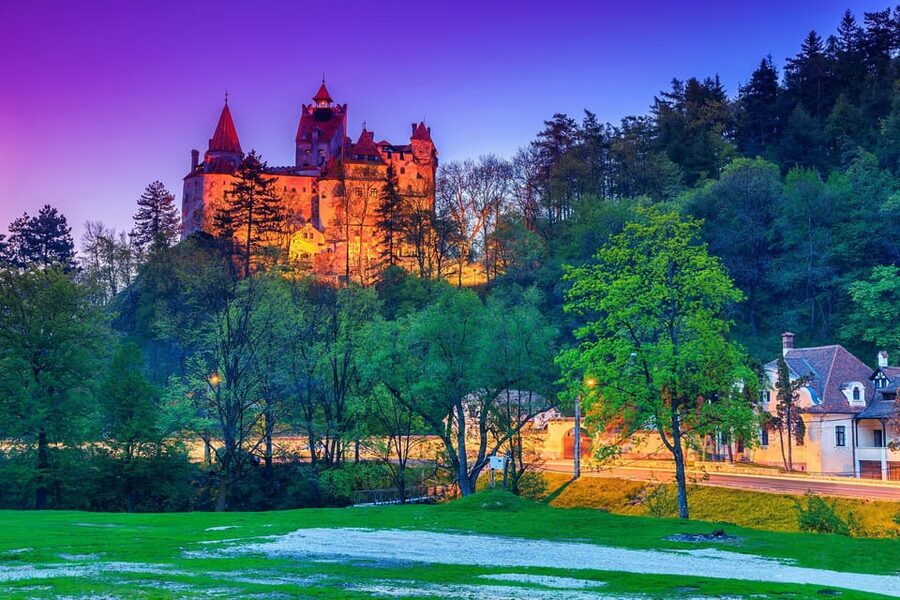 Bucharest: Peles & Dracula's Castle and Brasov Full-Day Trip - Peles Castle and royal Romania