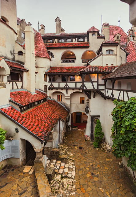 Bucharest: Peles & Dracula's Castle and Brasov Full-Day Trip - The guide can shape the whole day