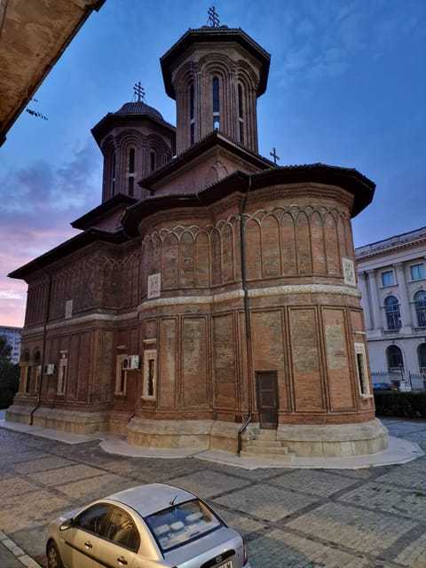 Bucharest: private and exclusive Italian walking tour - Is $53 per person a fair price?