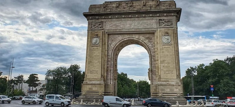 Bucharest Private City Tour 4h with Hotel Pickup & Drop-Off - Piața Unirii connects old Bucharest with the new