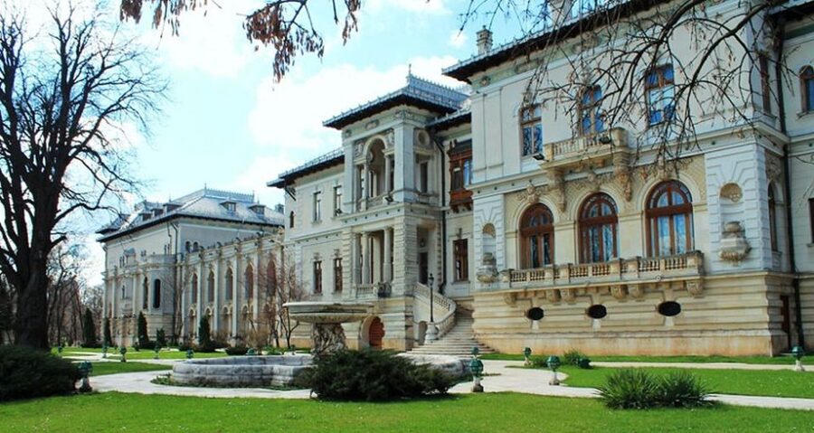 Bucharest: Private Three Neighborhoods Tour by Vintage Car - Ferentari offers a difficult but important view
