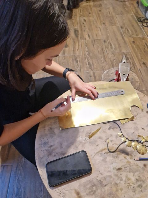Bucharest: Real Roma Community - Crafting Workshop - Learning about Roma life in Romania
